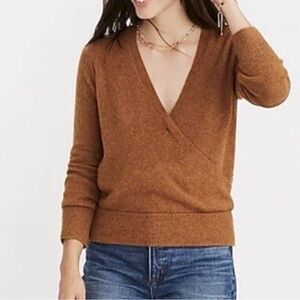 H&M Sweater Brown V-Neck Cut Soft Material with Stretch size M
